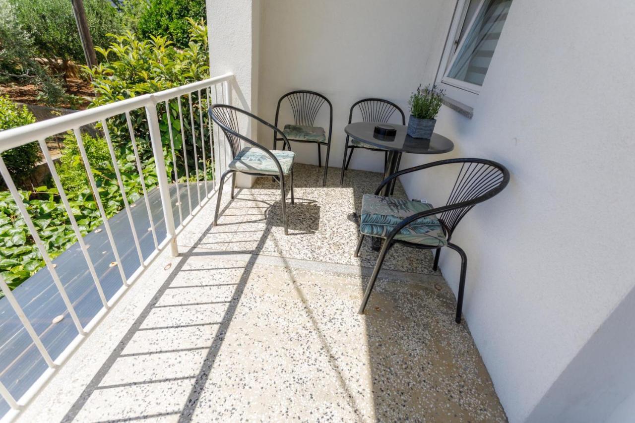 Apartman Laura Krk Town Bagian luar foto